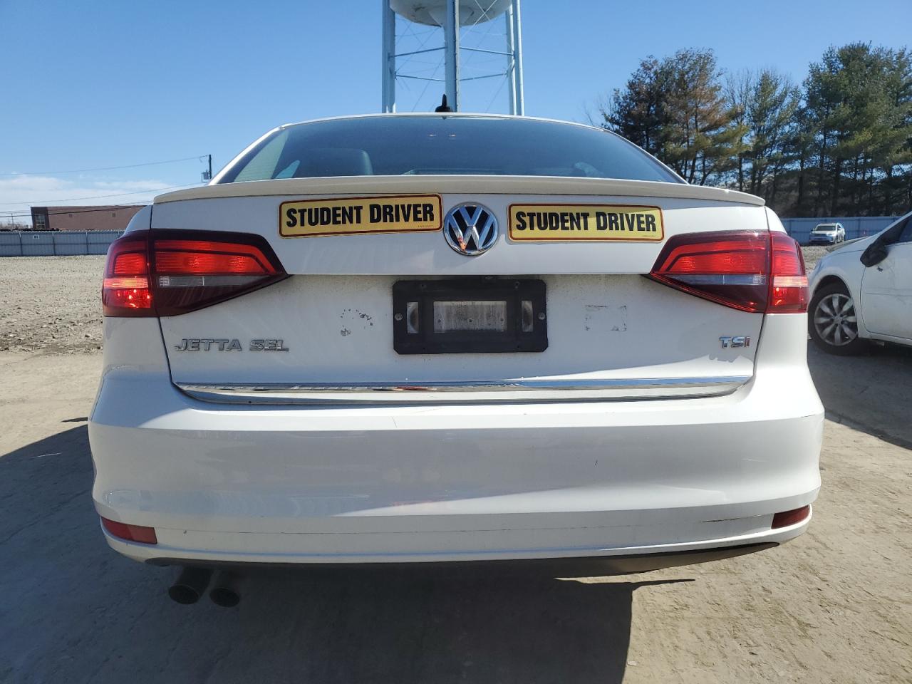 2017 Volkswagen Jetta VIN 3VWL17AJ8HM374954 Copart auction photo, front end / side damage thumbnail 6