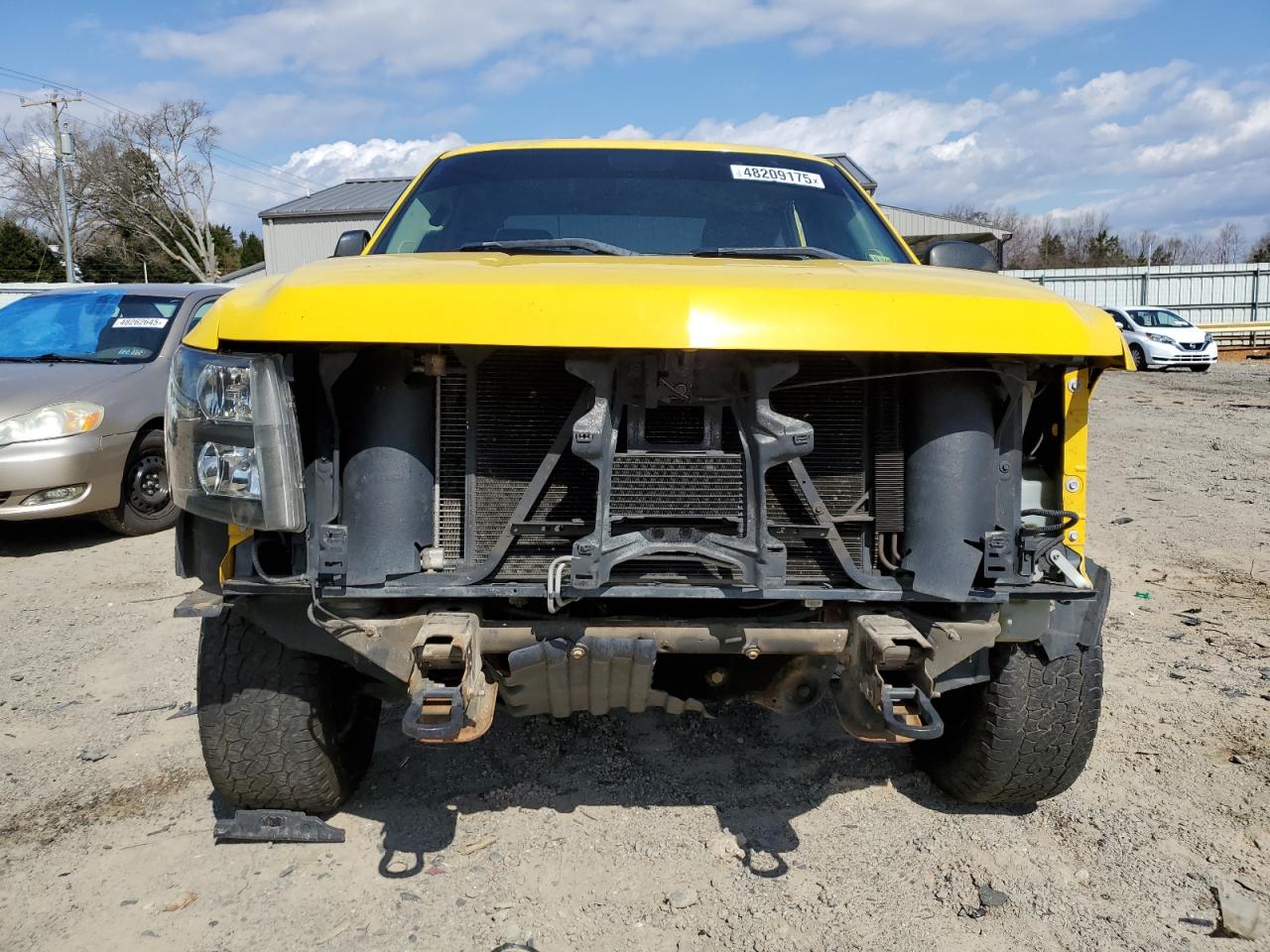 2007 Chevrolet Silverado VIN 1GCEK190X7Z624001 Copart auction photo, side / front end damage thumbnail 5