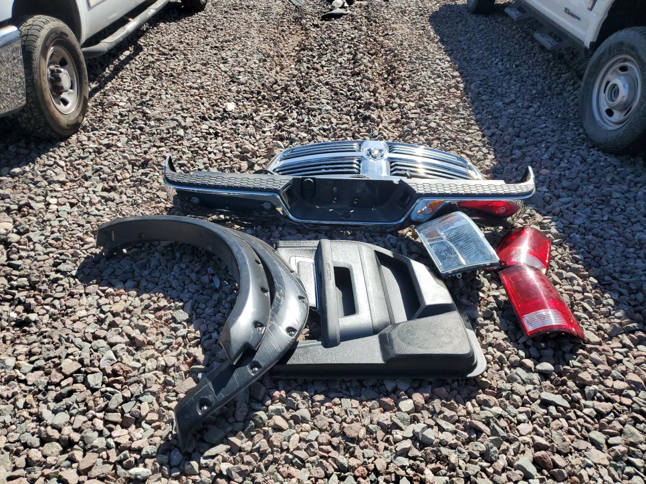 2015 RAM 1500 VIN 1C6RR7LT2FS636337 Copart auction photo, side / front end damage thumbnail 12