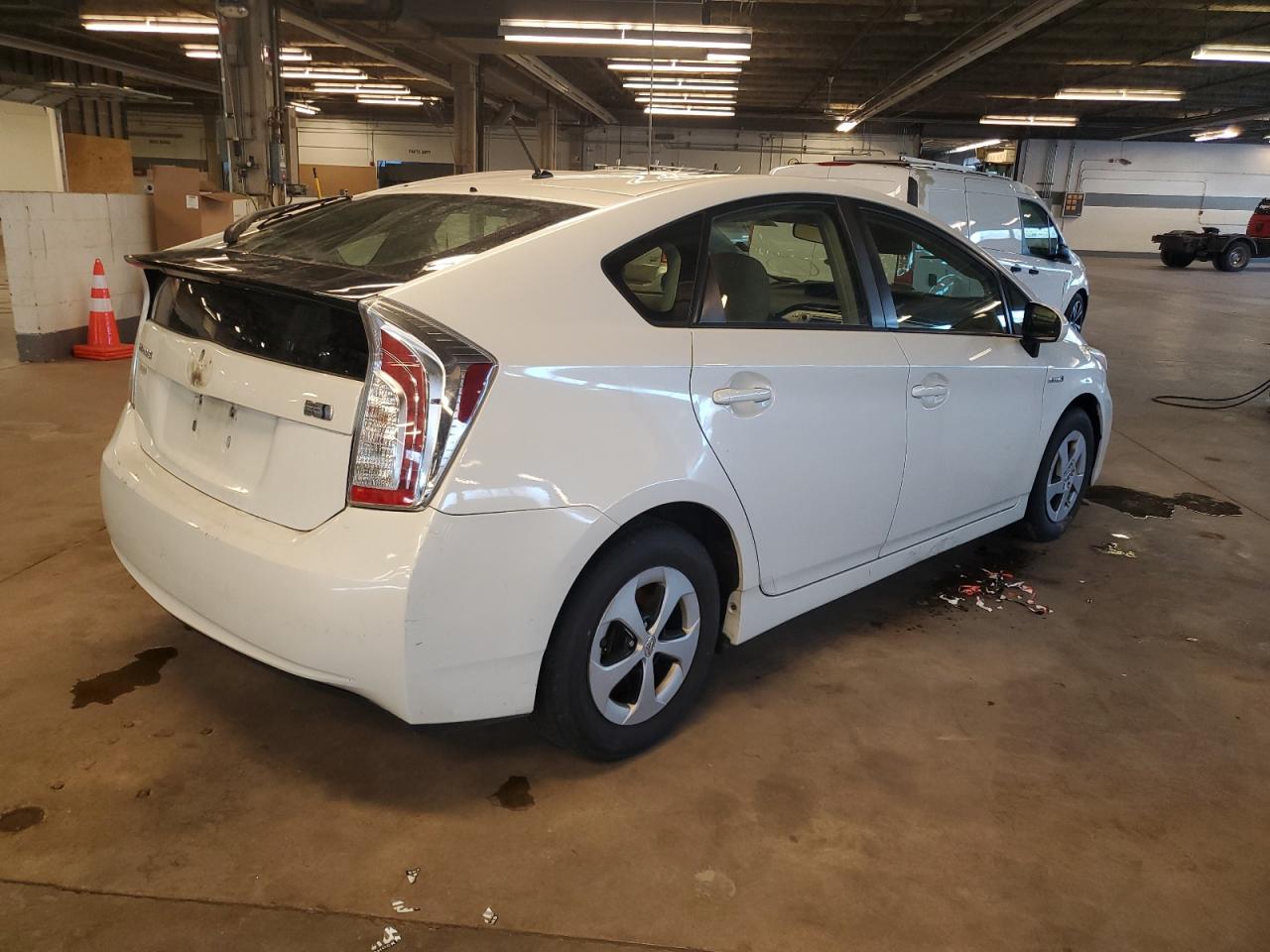2013 Toyota Prius VIN JTDKN3DU4D5613238 Copart auction photo, normal wear / minor dent/scratches damage thumbnail 3