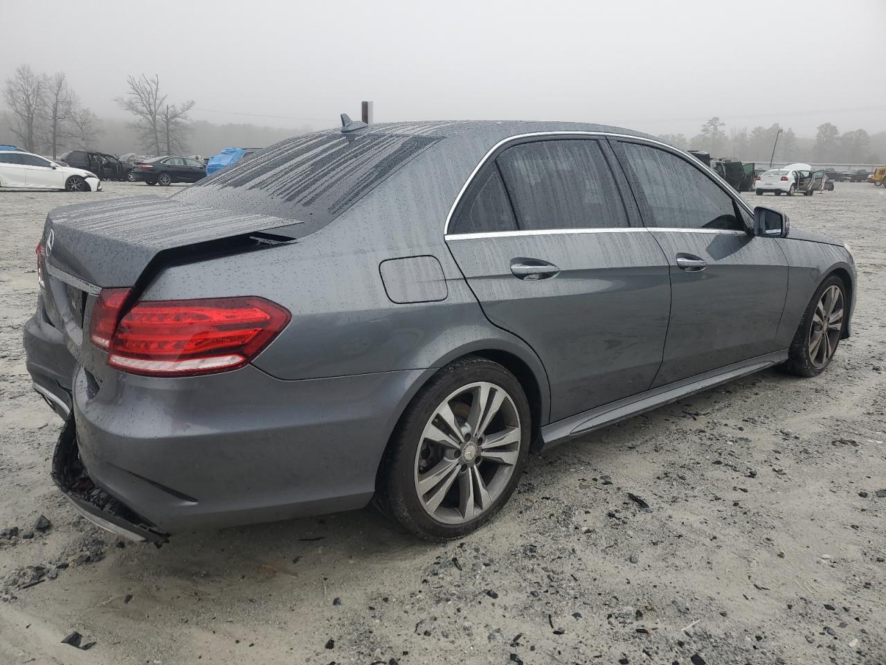 2016 Mercedes-Benz E-klasse VIN WDDHF5KB3GB239625 Copart auction photo, rear end damage thumbnail 3