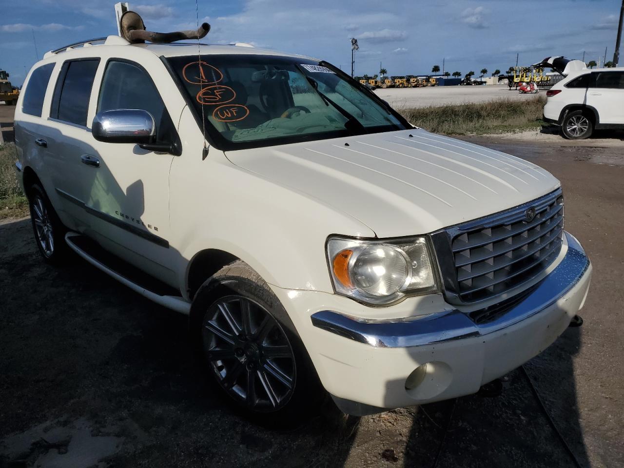 2008 Chrysler Aspen VIN 1A8HW58238F104133 Copart auction photo, water/flood damage thumbnail 4