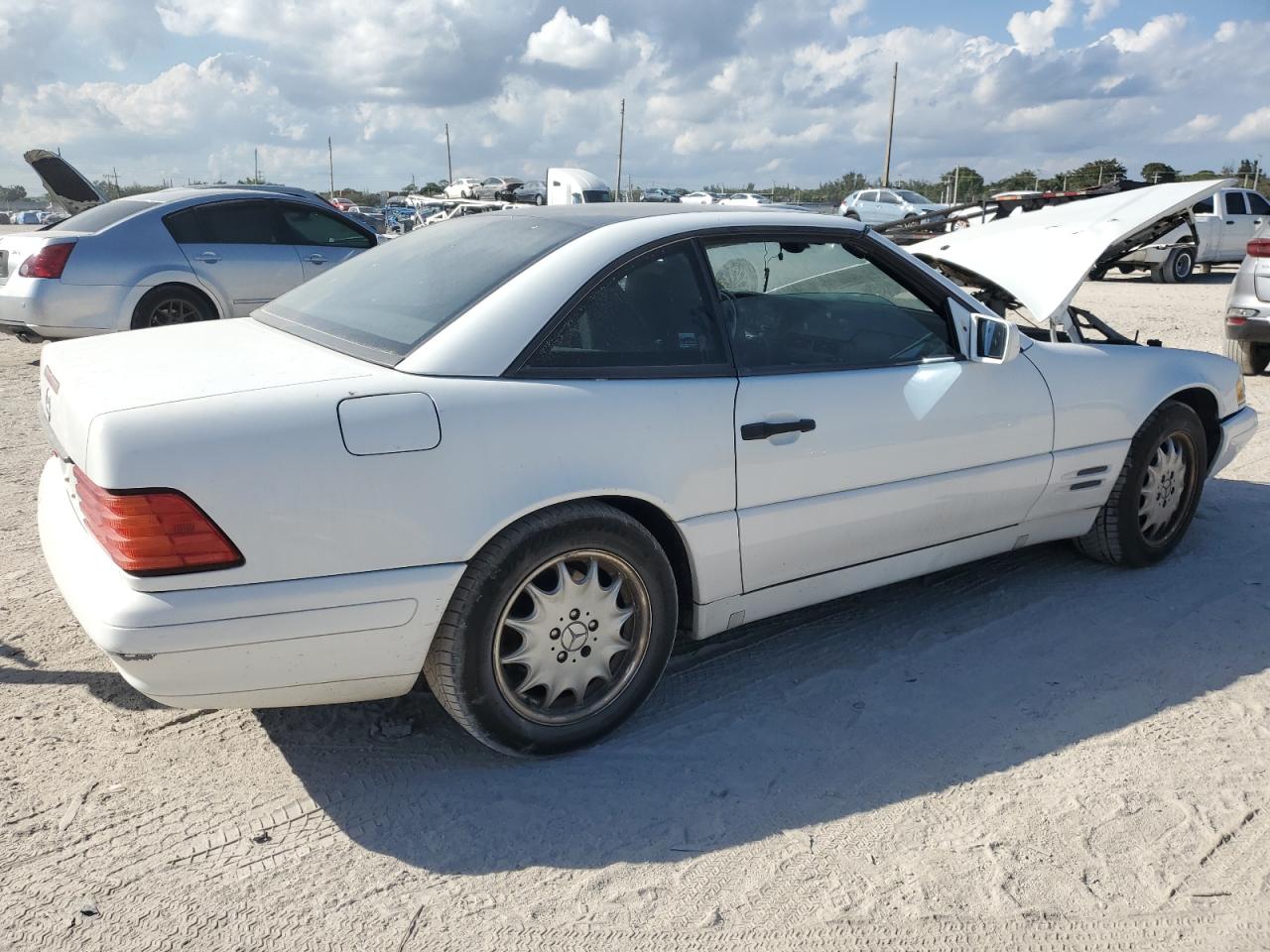1998 Mercedes-Benz SL-klasse VIN WDBFA67F5WF168063 Copart auction photo, front end damage thumbnail 3