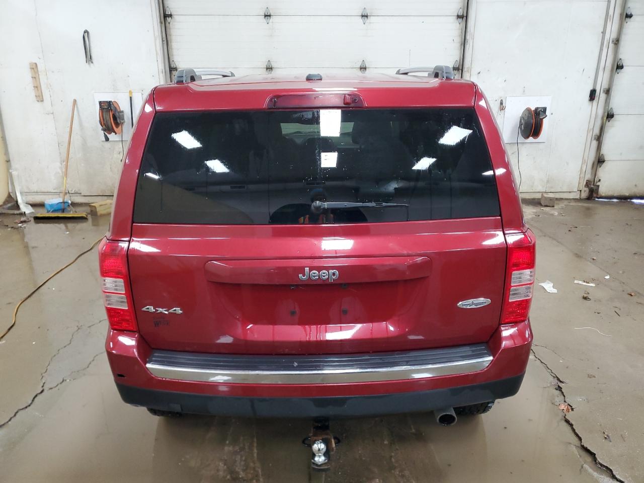2017 Jeep Liberty (Patriot) VIN 1C4NJRFBXHD133708 Copart auction photo, front end / undercarriage damage thumbnail 6