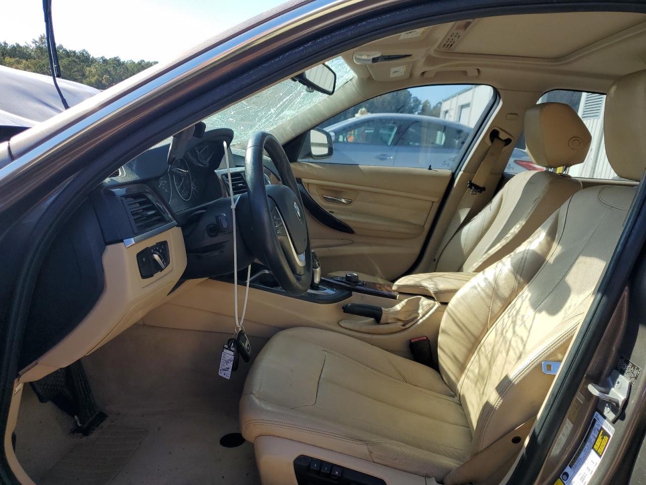 2013 BMW 3er VIN WBA3A5G58DNP19009 Copart auction photo, front end damage thumbnail 7