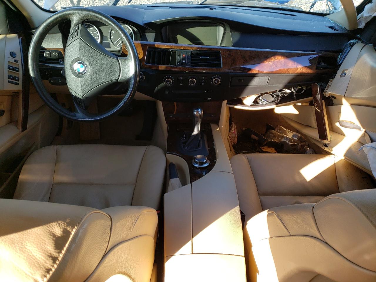 2007 BMW 5er VIN WBANF73537CY16551 Copart auction photo, side / front end damage thumbnail 8