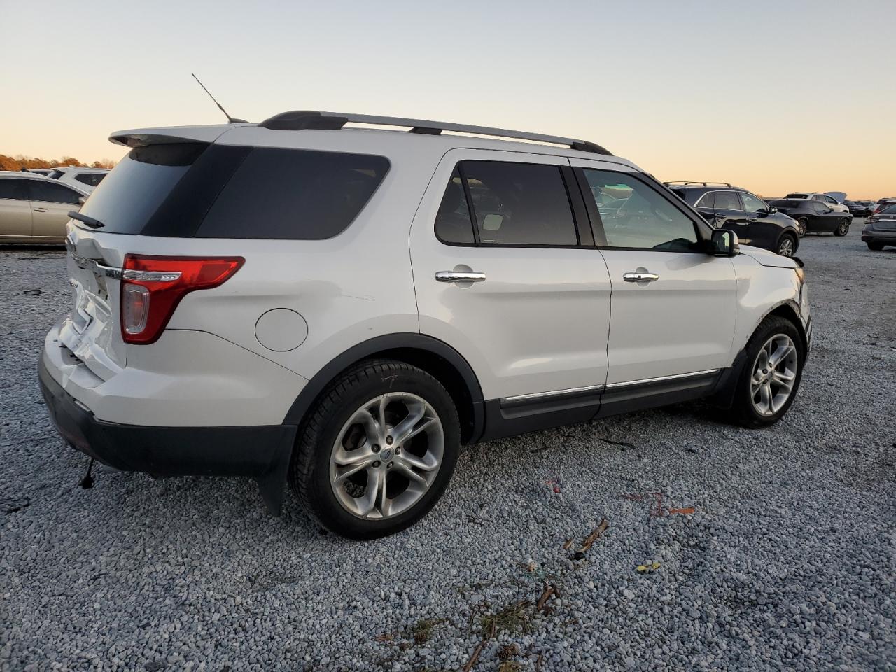 2011 Ford Explorer VIN 1FMHK7F87BGA94712 Copart auction photo, rear end / front end damage thumbnail 3