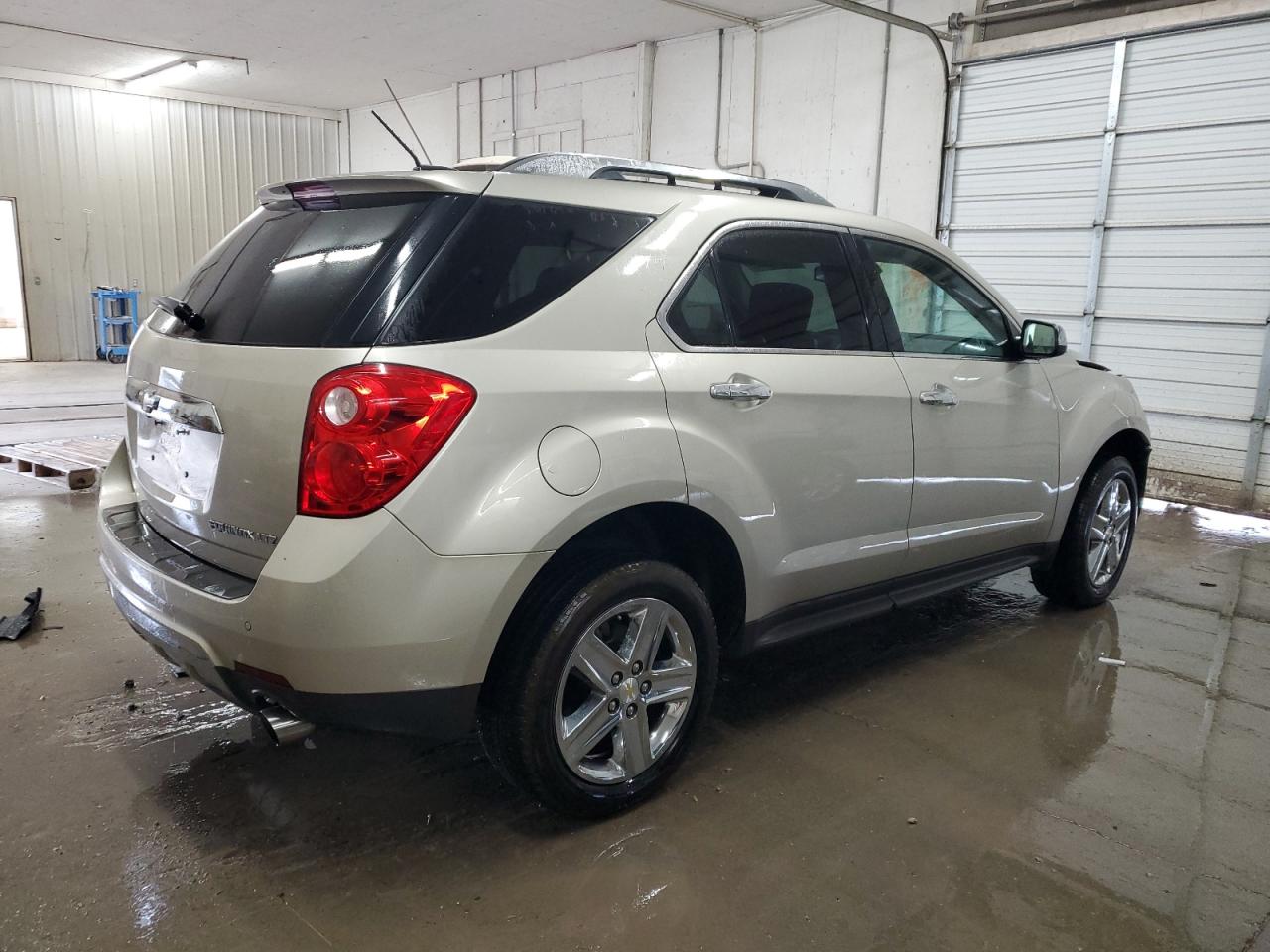 2015 Chevrolet Equinox VIN 2GNFLDE39F6342307 Copart auction photo, front end / minor dent/scratches damage thumbnail 3