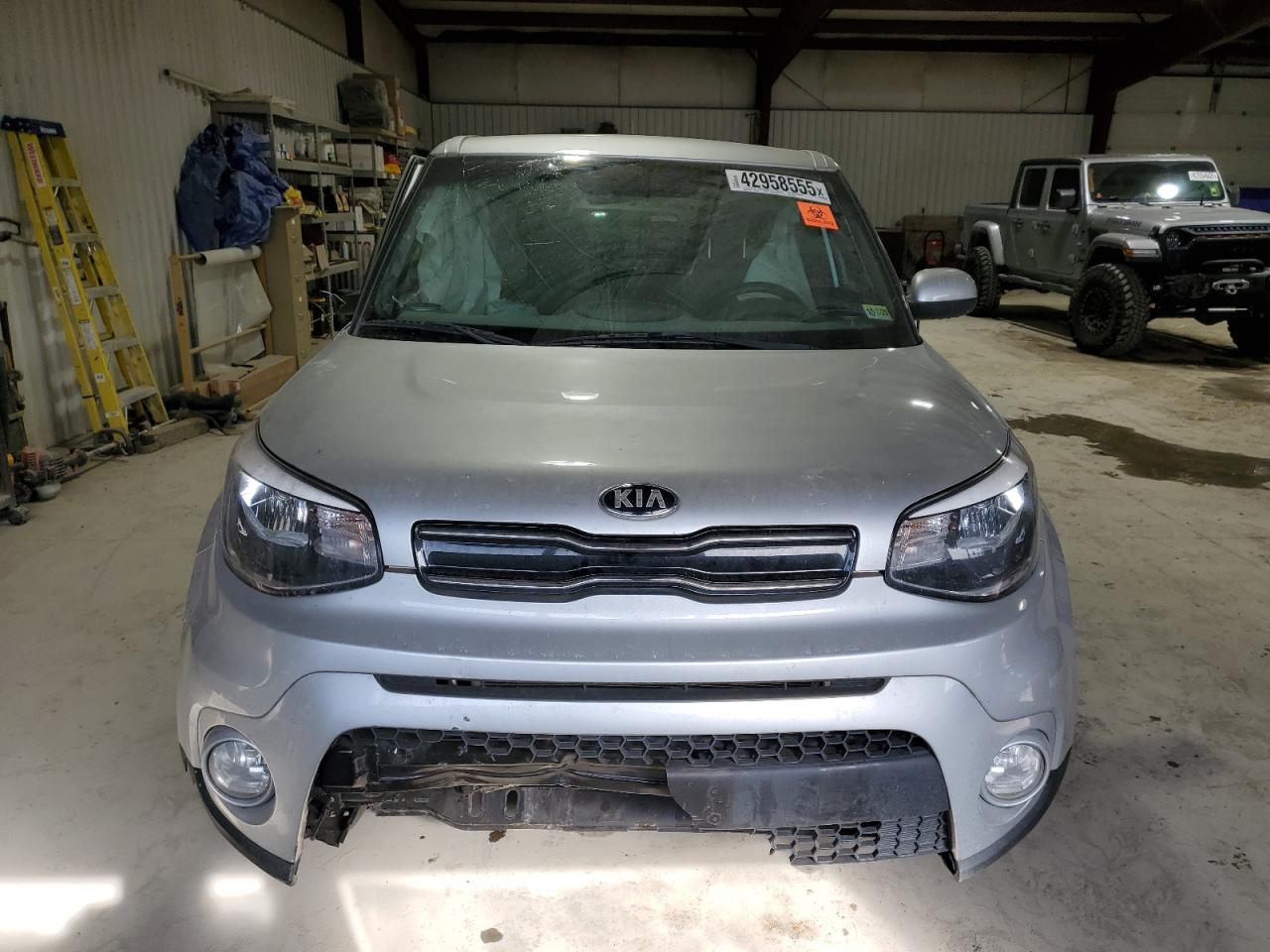 2019 KIA Soul VIN KNDJP3A55K7676630 Copart auction photo, side / front end damage thumbnail 5