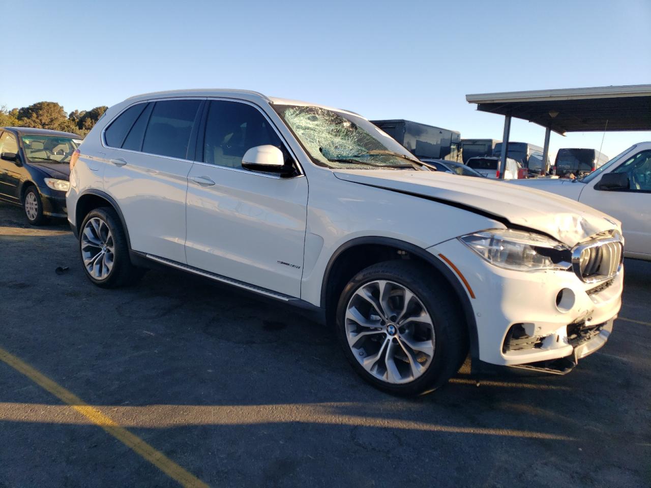 2018 BMW X5 VIN 5UXKR2C57J0X09817 Copart auction photo, front end damage thumbnail 4