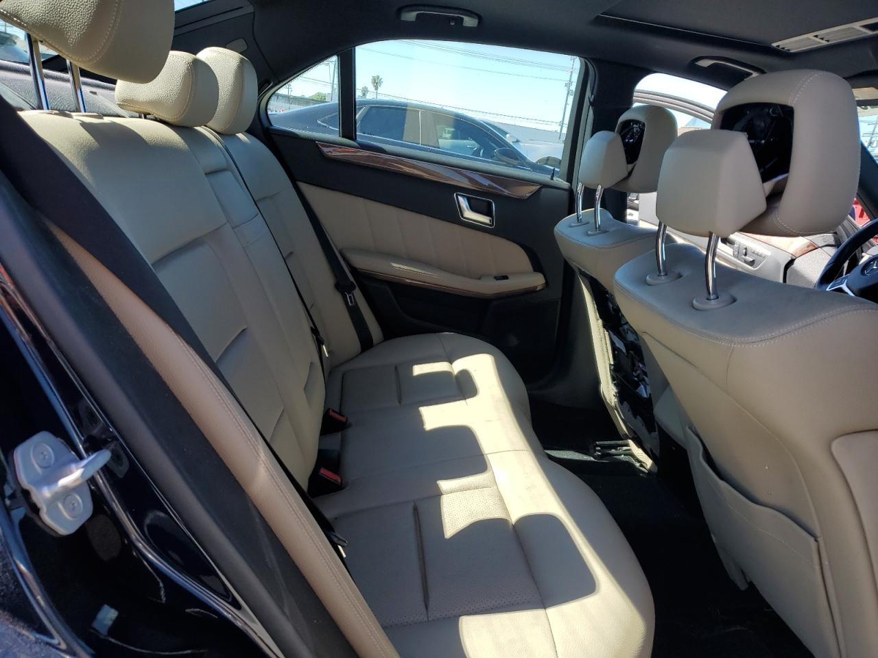 2012 Mercedes-Benz E-klasse VIN WDDHF5KB7CA554945 Copart auction photo, rear end damage thumbnail 10