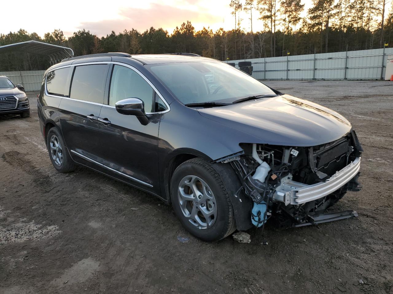 2022 Chrysler Pacifica VIN 2C4RC1GG2NR136280 Copart auction photo, front end damage thumbnail 4