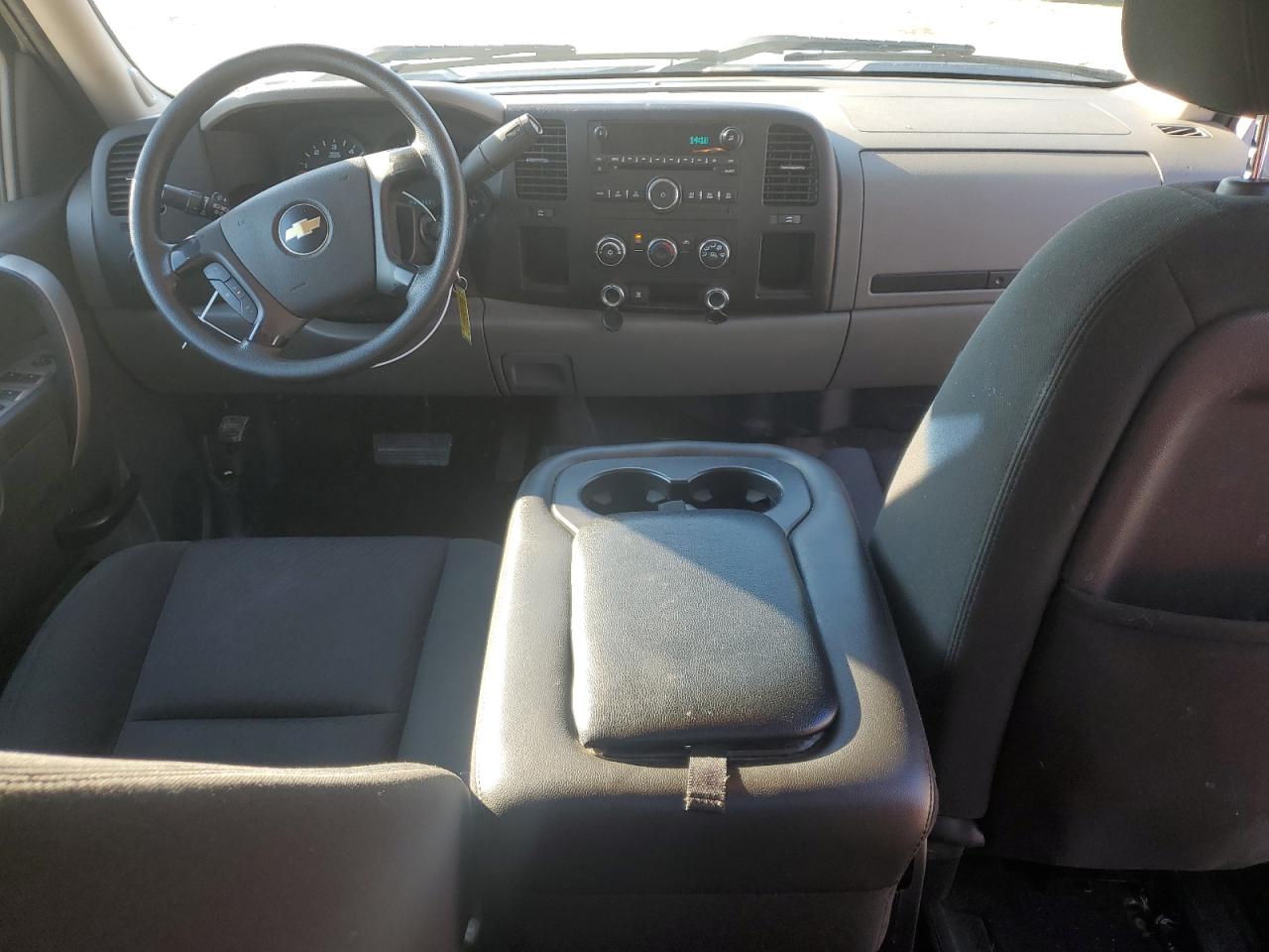 2010 Chevrolet Silverado VIN 1GCSKREA9AZ133054 Copart auction photo, rear end damage thumbnail 8