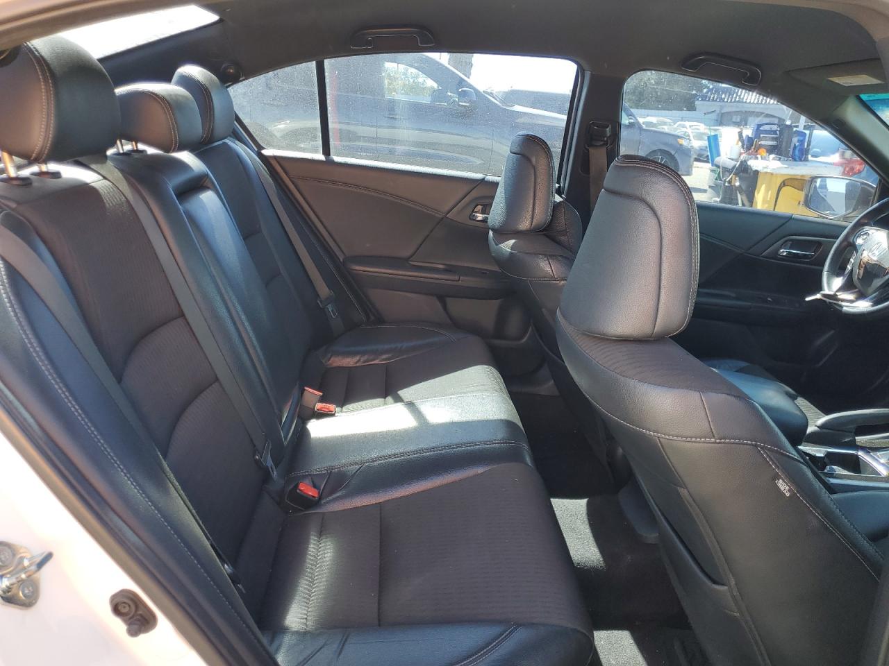 2016 Honda Accord VIN 1HGCR2F5XGA060603 Copart auction photo, front end / minor dent/scratches damage thumbnail 10