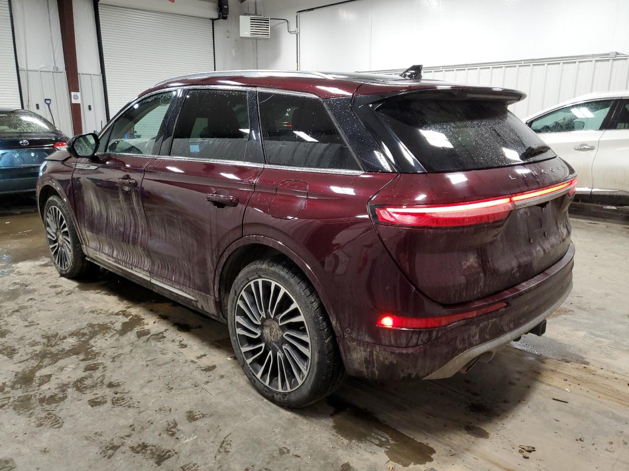 2021 Lincoln Corsair VIN 5LMCJ2DH4MUL09239 Copart auction photo, front end damage thumbnail 2