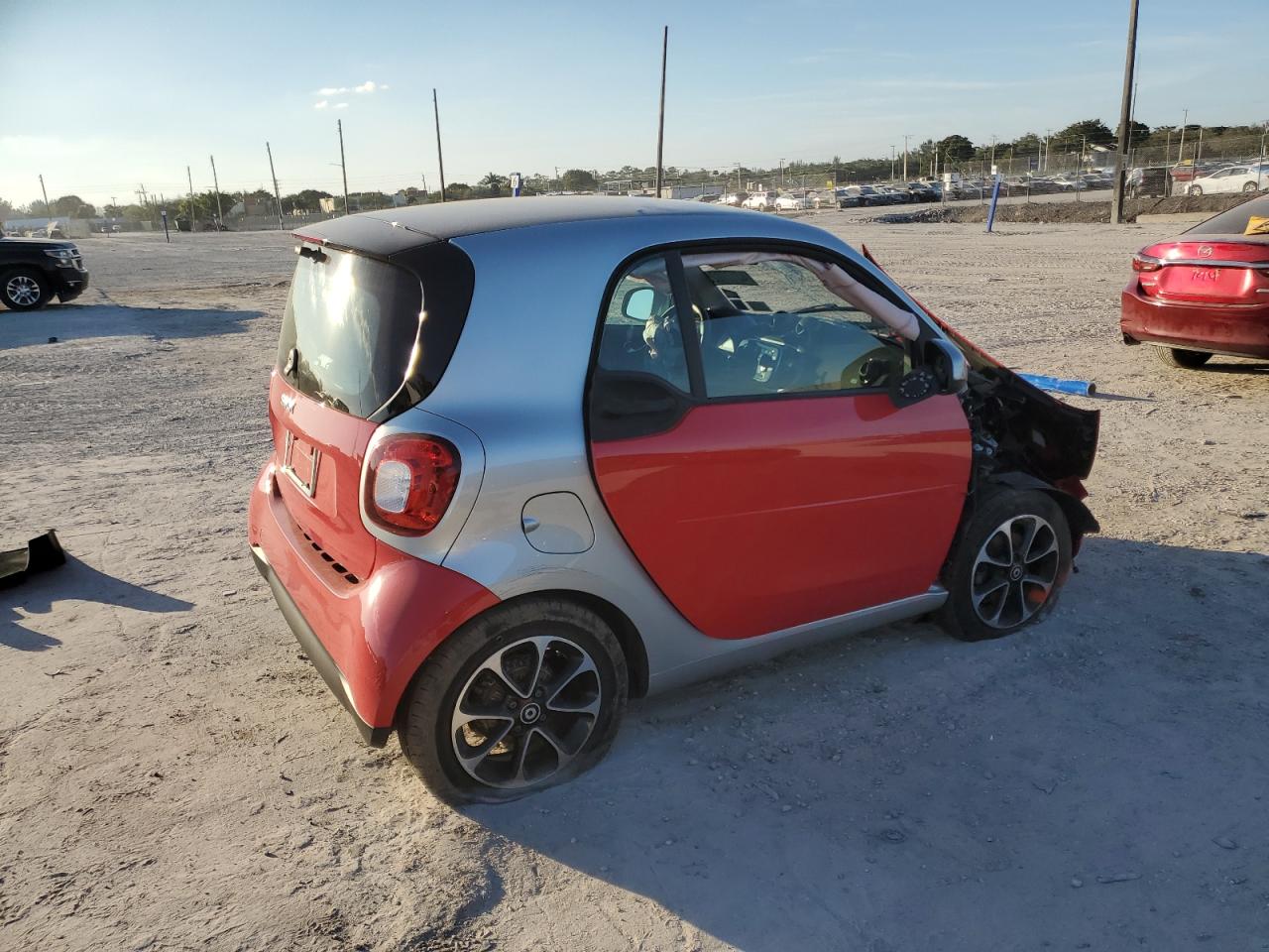 2017 Smart Fortwo VIN WMEFJ5DA6HK194414 Copart auction photo, front end / minor dent/scratches damage thumbnail 3
