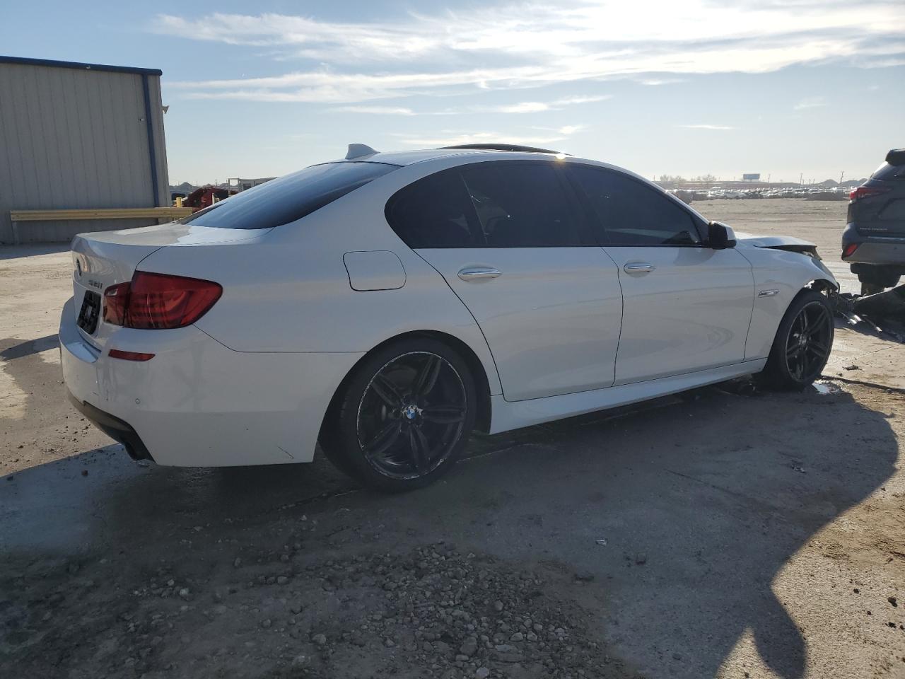 2013 BMW 5er VIN WBAFR7C53DC821482 Copart auction photo, front end / minor dent/scratches damage thumbnail 3