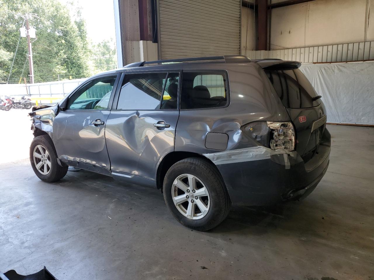 2010 Toyota Highlander VIN 5TDZK3EH4AS022776 Copart auction photo, all over damage thumbnail 2