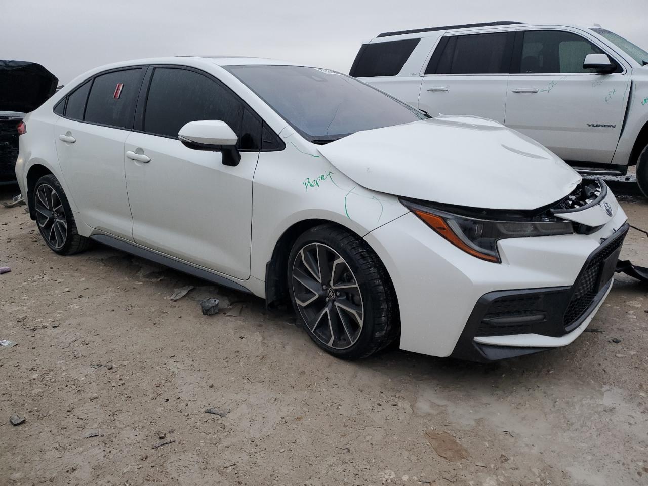 2020 Toyota Corolla VIN JTDT4RCE0LJ030434 Copart auction photo, front end damage thumbnail 4