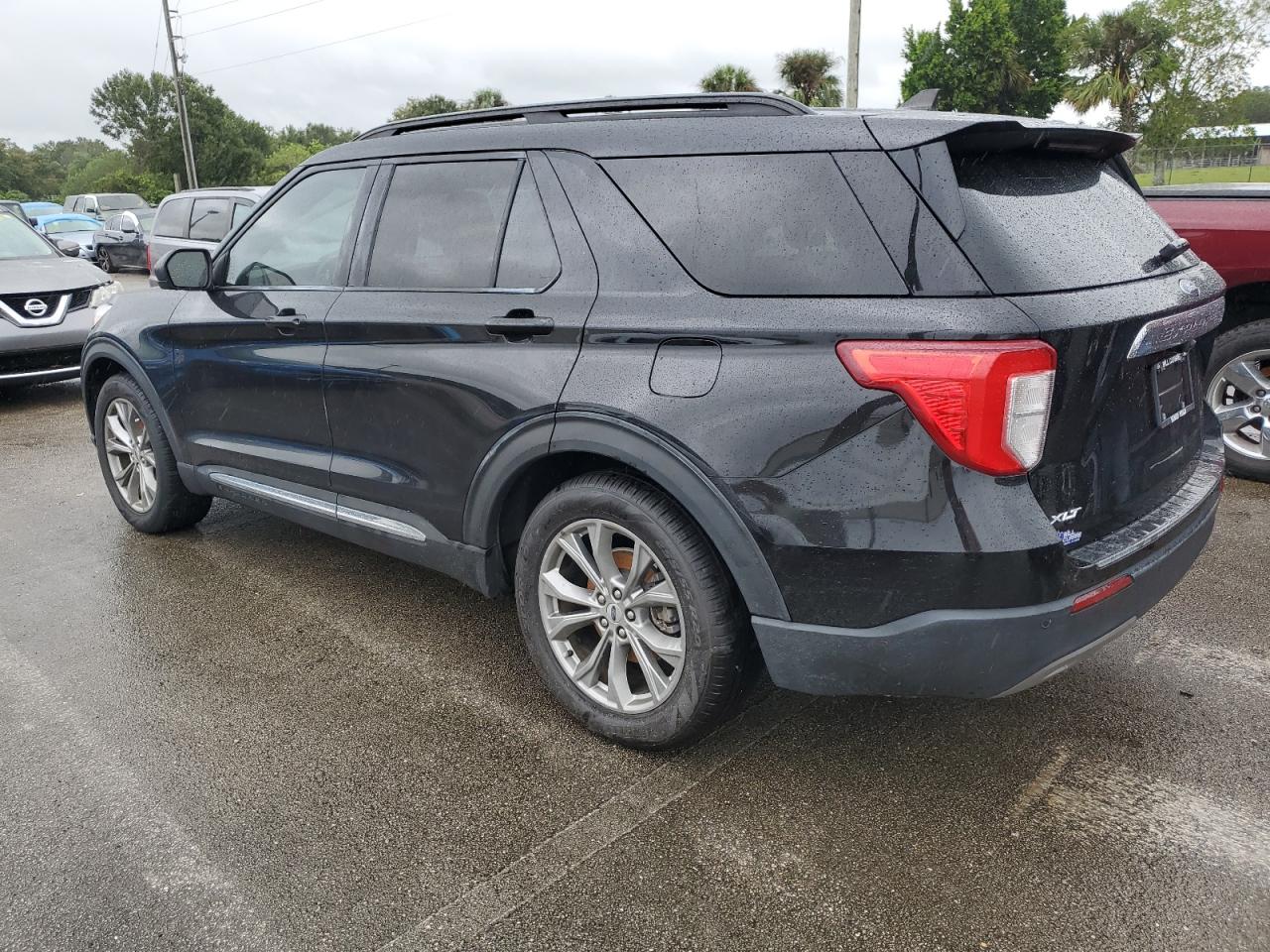2022 Ford Explorer VIN 1FMSK7DH2NGB43084 Copart auction photo, water/flood damage thumbnail 2