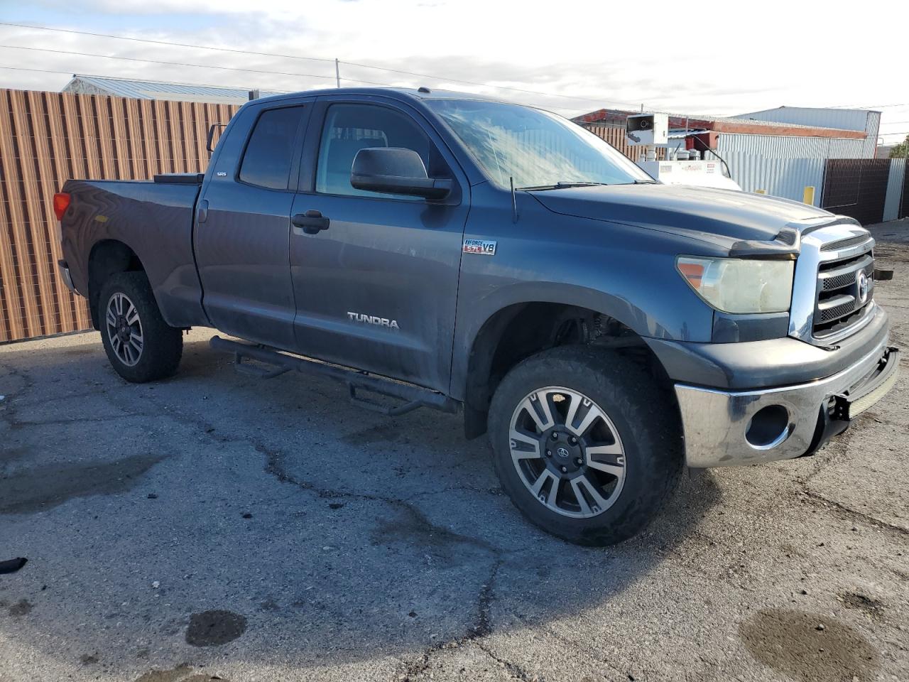 2010 Toyota Tundra VIN 5TFUY5F18AX131449 Copart auction photo, minor dent/scratches damage thumbnail 4