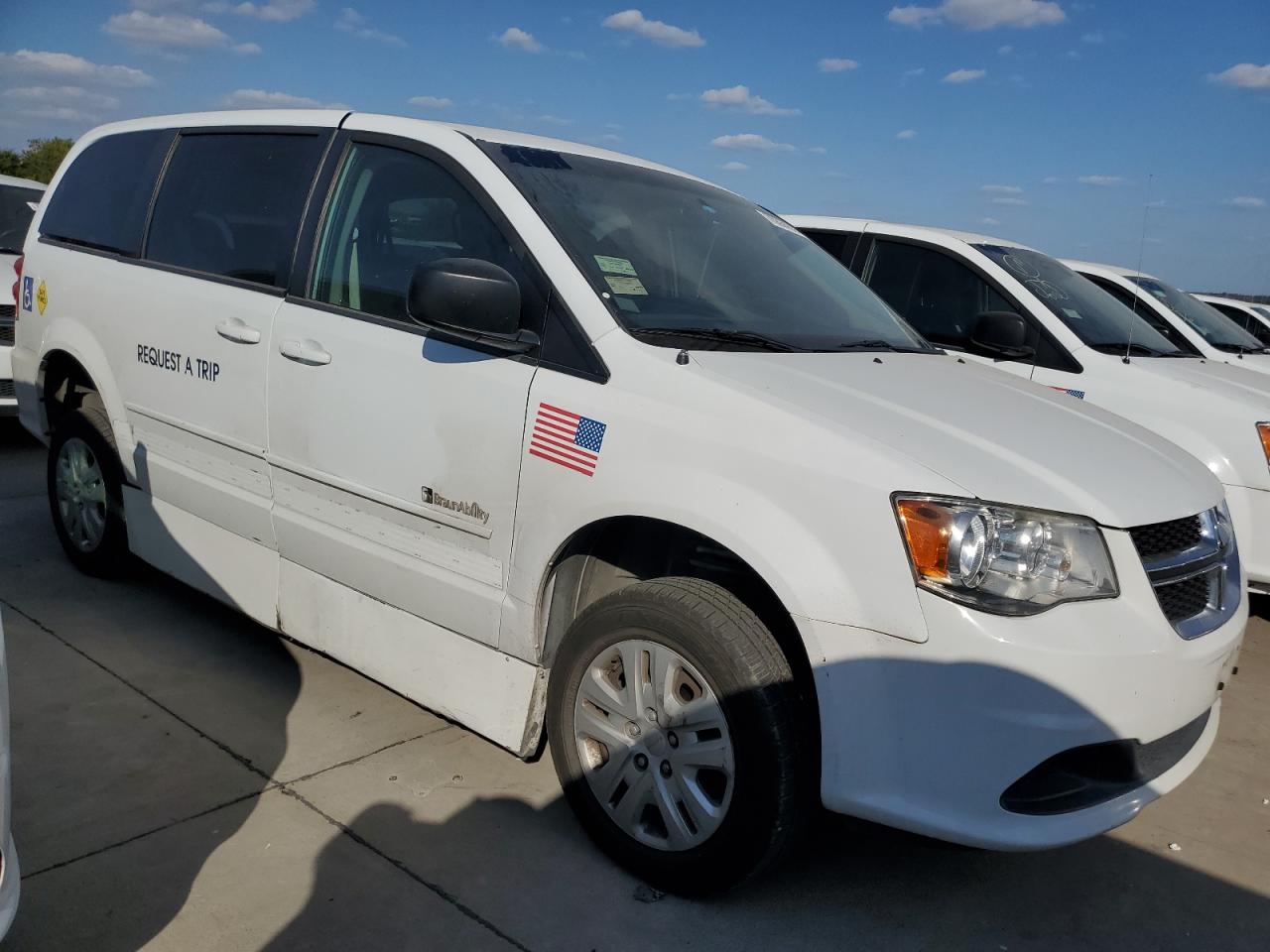 2017 Dodge Caravan VIN 2C4RDGBG9HR762212 Copart auction photo, minor dent/scratches damage thumbnail 4