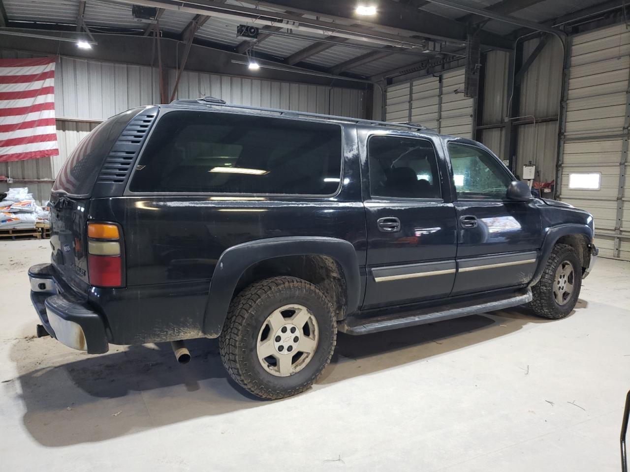 2004 Chevrolet Suburban VIN 1GNFK16Z94J234595 Copart auction photo, front end / minor dent/scratches damage thumbnail 3