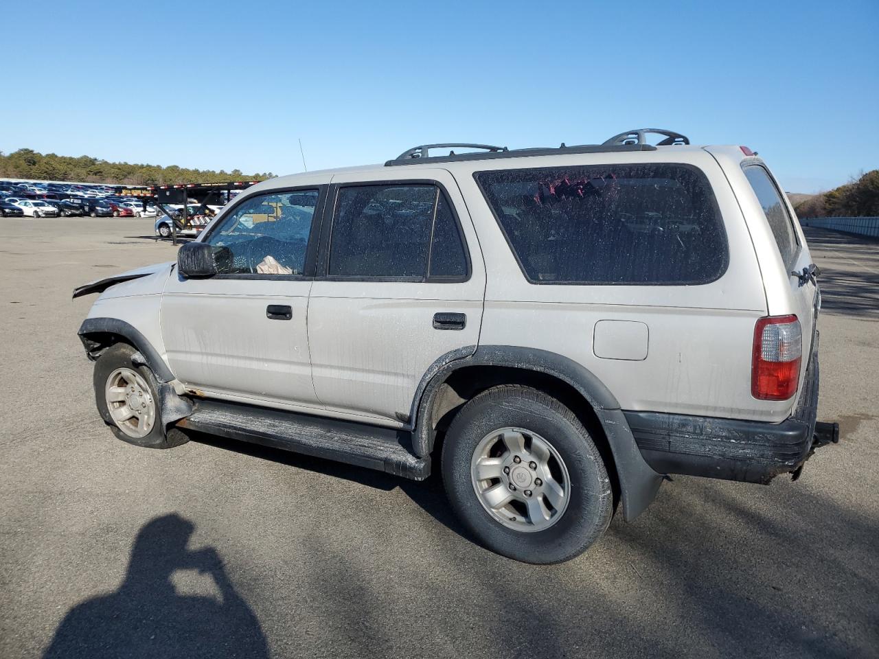 1996 Toyota 4Runner VIN JT3HM84R4T0014460 Copart auction photo, front end / minor dent/scratches damage thumbnail 2