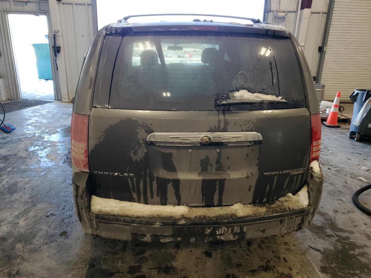 2010 Chrysler Town & Country VIN 2A4RR5D15AR392035 Copart auction photo, front end damage thumbnail 6