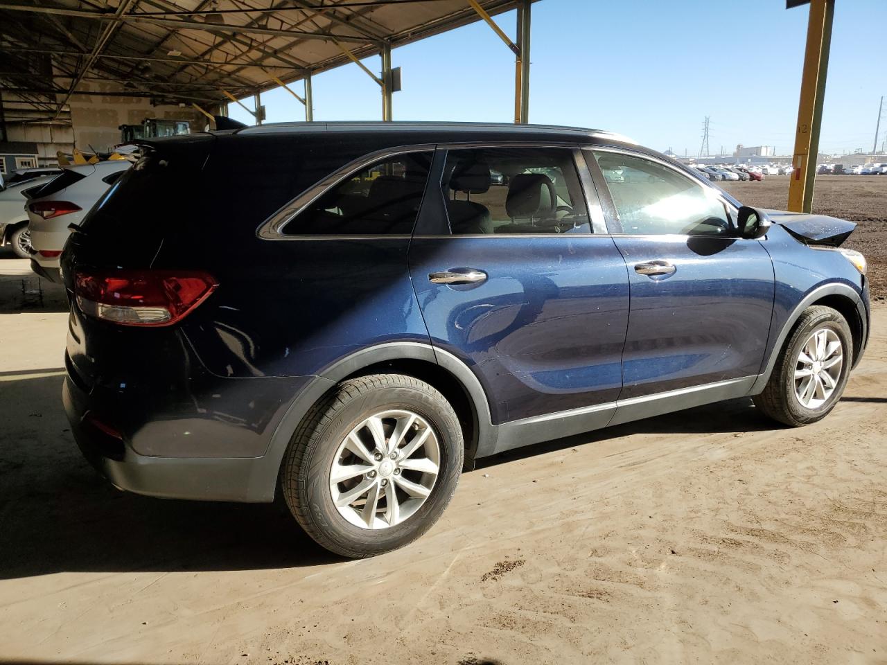 2016 KIA Sorento VIN 5XYPG4A34GG182946 Copart auction photo, front end damage thumbnail 3