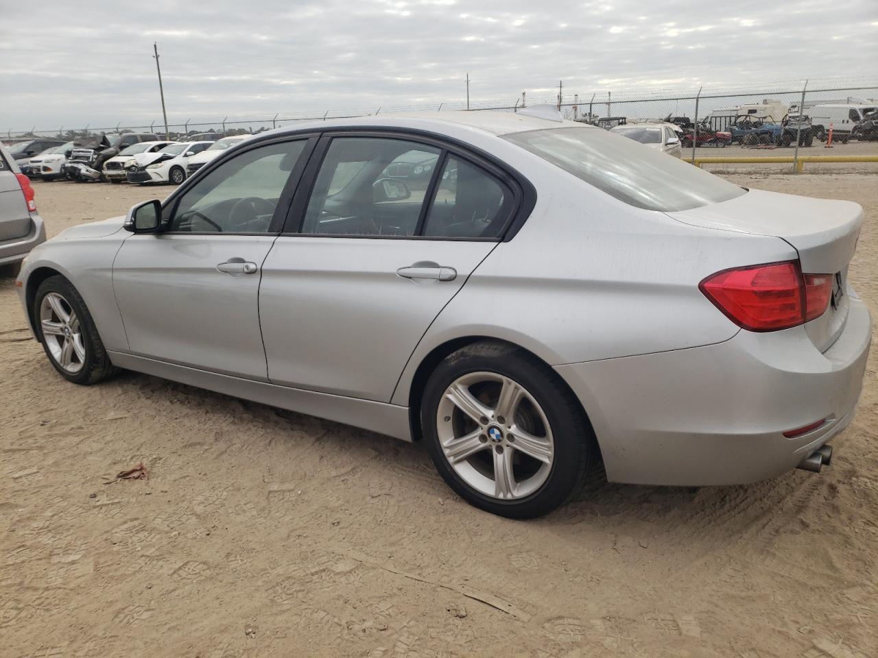 2013 BMW 3er VIN WBA3C1C56DF444811 Copart auction photo, undercarriage / mechanical damage thumbnail 2