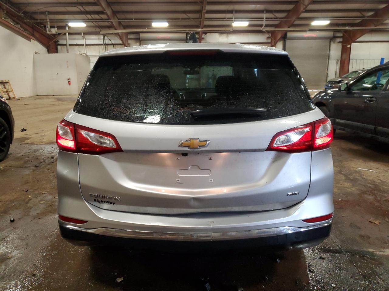 2018 Chevrolet Equinox VIN 2GNAXREV2J6219955 Copart auction photo, side / front end damage thumbnail 6
