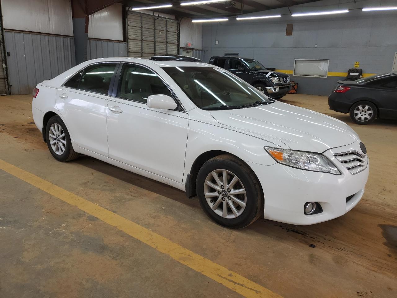 2011 Toyota Camry VIN 4T1BF3EK6BU592756 Copart auction photo, front end / minor dent/scratches damage thumbnail 4