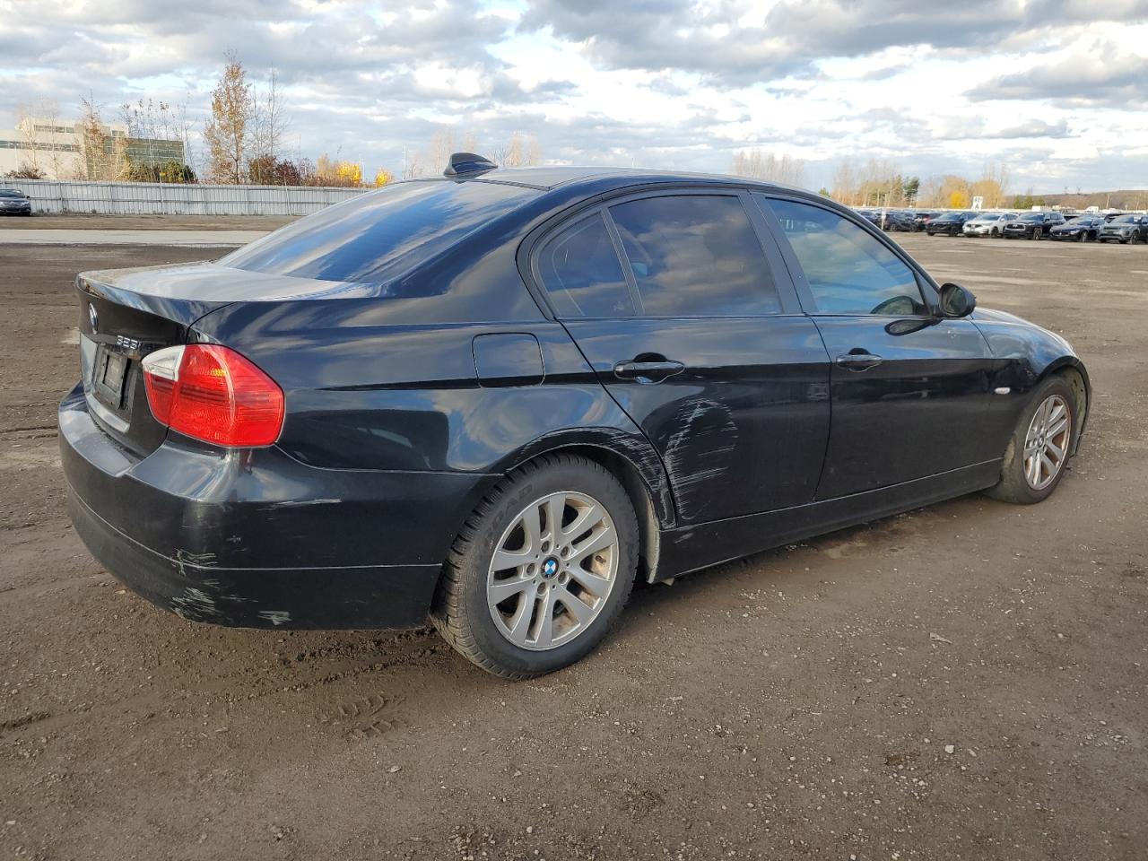 2008 BMW 3er VIN WBAVH13508KR82833 Copart auction photo, side / mechanical damage thumbnail 3