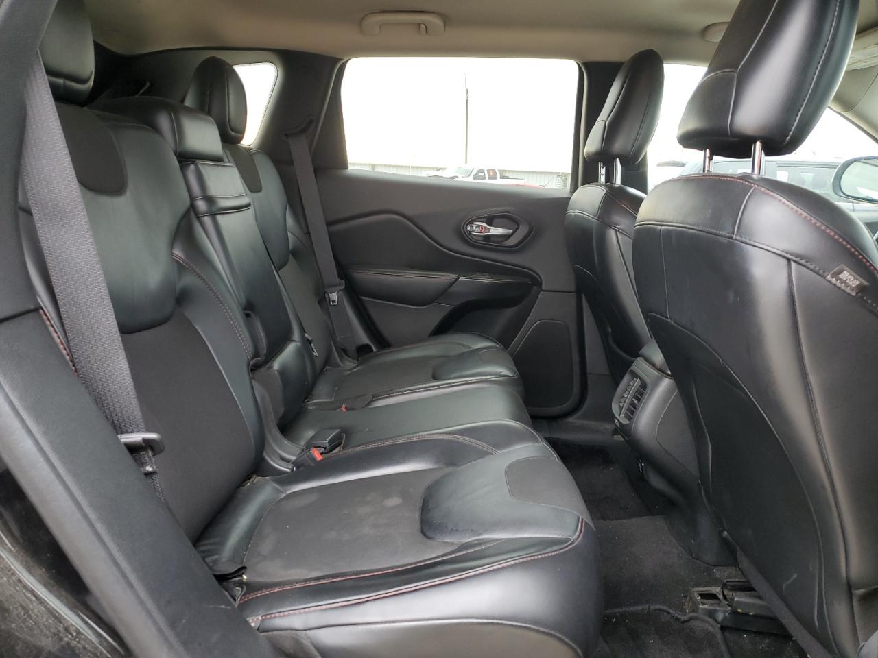 2015 Jeep Cherokee VIN 1C4PJMBS7FW785219 Copart auction photo, minor dent/scratches damage thumbnail 11