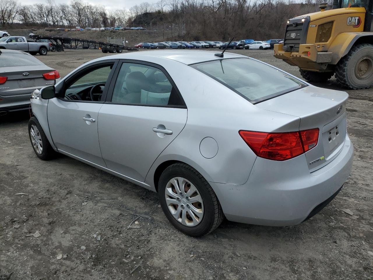 2011 KIA Forte VIN KNAFU4A22B5450600 Copart auction photo, front end / minor dent/scratches damage thumbnail 2