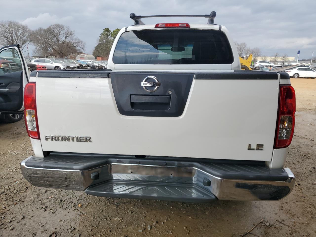 2009 Nissan Navara (Frontier) VIN 1N6AD07U39C426677 Copart auction photo, front end damage thumbnail 6