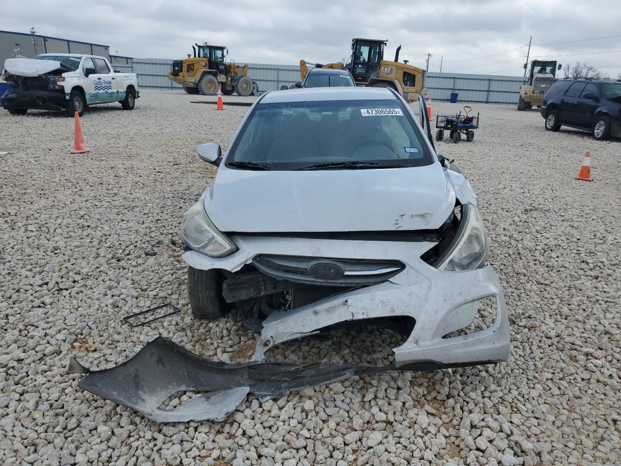 2015 Hyundai Accent VIN KMHCT4AE6FU808209 Copart auction photo, front end / side damage thumbnail 5