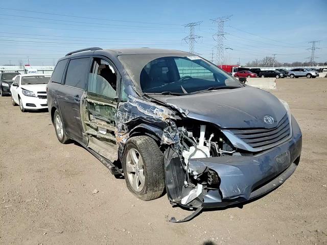 2015 Toyota Sienna VIN 5TDKK3DC3FS596221 Copart auction photo, front end / side damage thumbnail 11