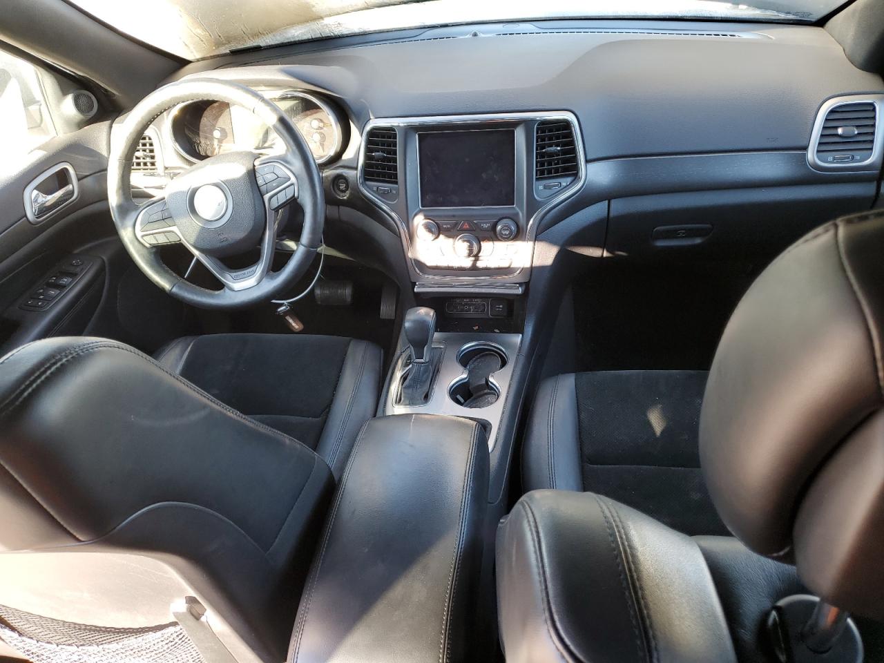 2018 Jeep Grand Cherokee VIN 1C4RJFAG4JC104204 Copart auction photo, burn - engine damage thumbnail 8