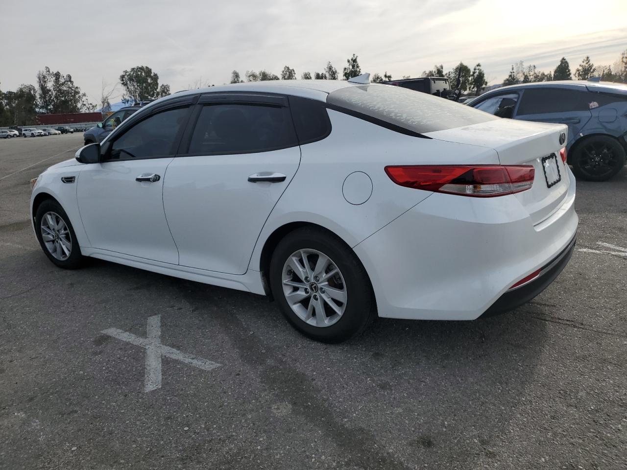 2017 KIA Optima VIN 5XXGT4L38HG144084 Copart auction photo, vandalism damage thumbnail 2