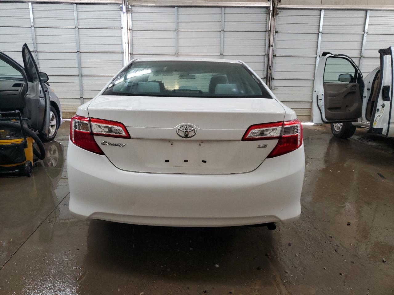 2014 Toyota Camry VIN 4T4BF1FK2ER349460 Copart auction photo, minor dent/scratches damage thumbnail 6