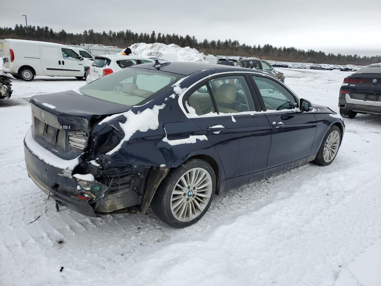2014 BMW 3er VIN WBA3B9C58EP458741 Copart auction photo, rear end damage thumbnail 3