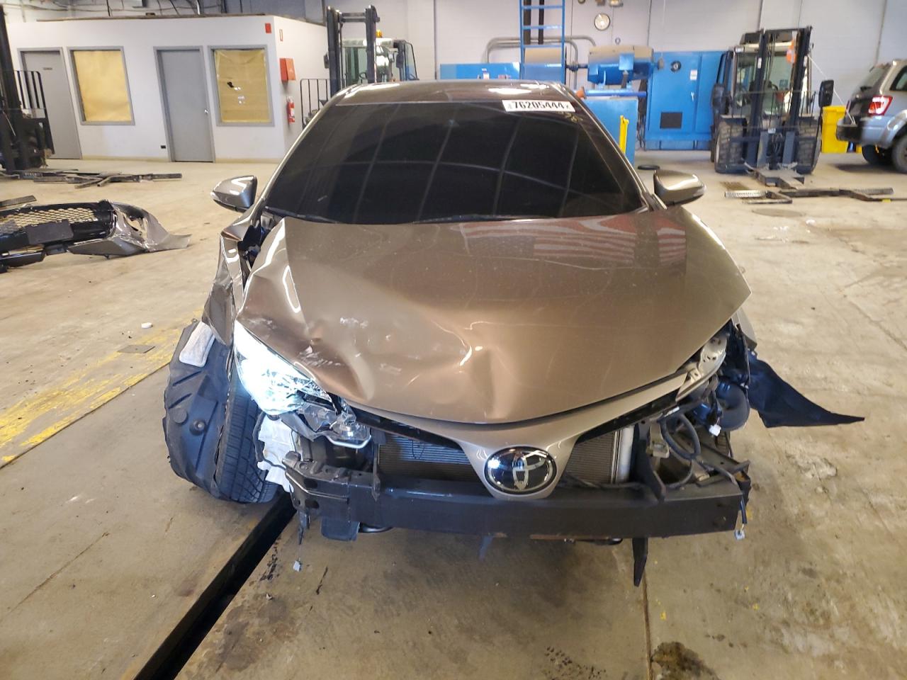 2019 Toyota Corolla VIN 2T1BURHE5KC190498 Copart auction photo, front end / minor dent/scratches damage thumbnail 5
