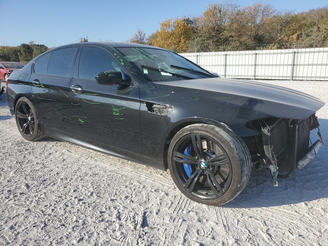 2015 BMW M5 VIN WBSFV9C52FD594673 Copart auction photo, front end damage thumbnail 4