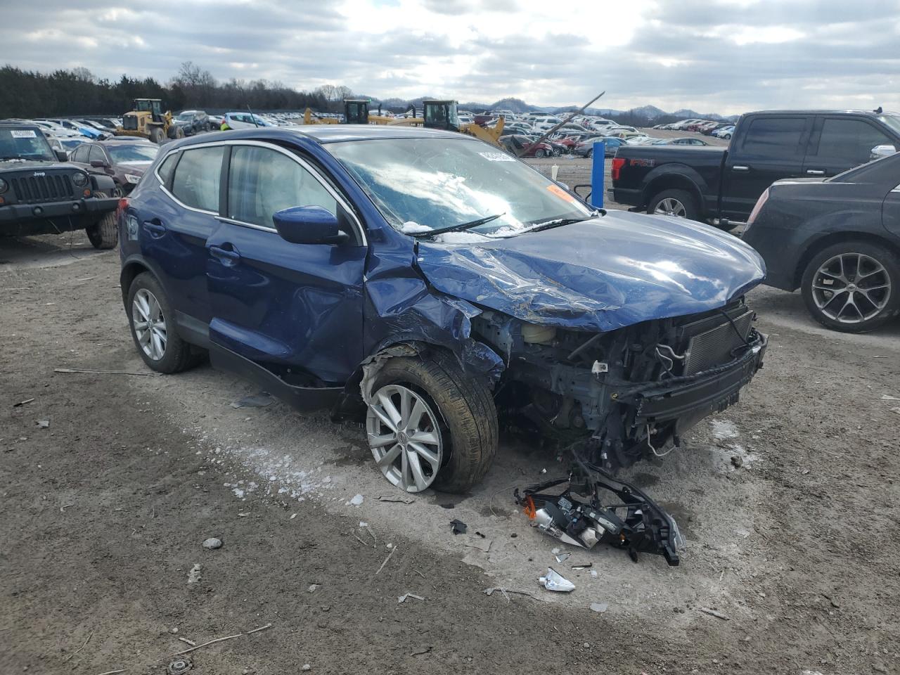 2017 Nissan Rogue VIN JN1BJ1CP9HW010672 Copart auction photo, all over damage thumbnail 4