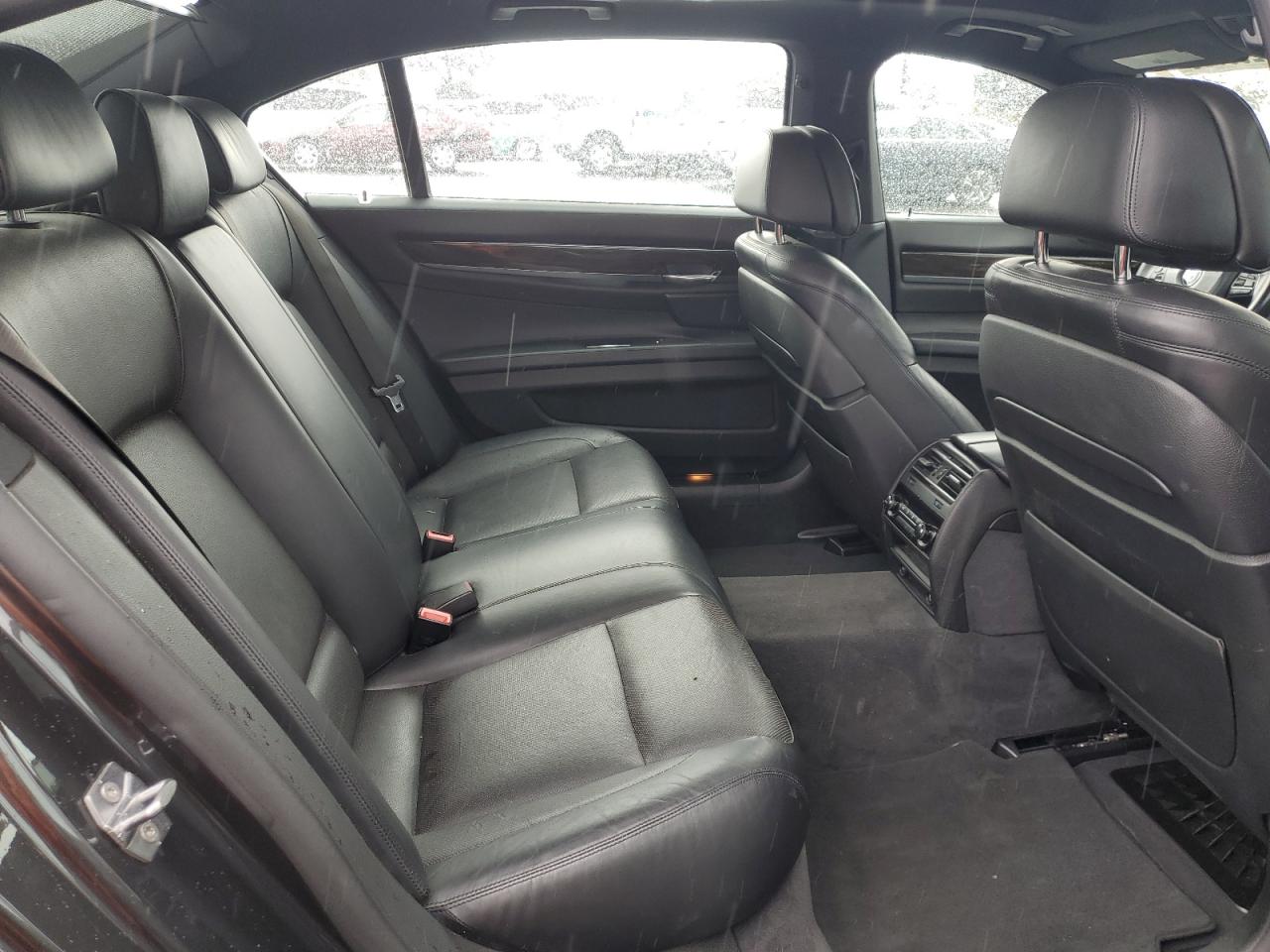 2015 BMW 7er VIN WBAYE4C52FD947509 Copart auction photo, vandalism damage thumbnail 11