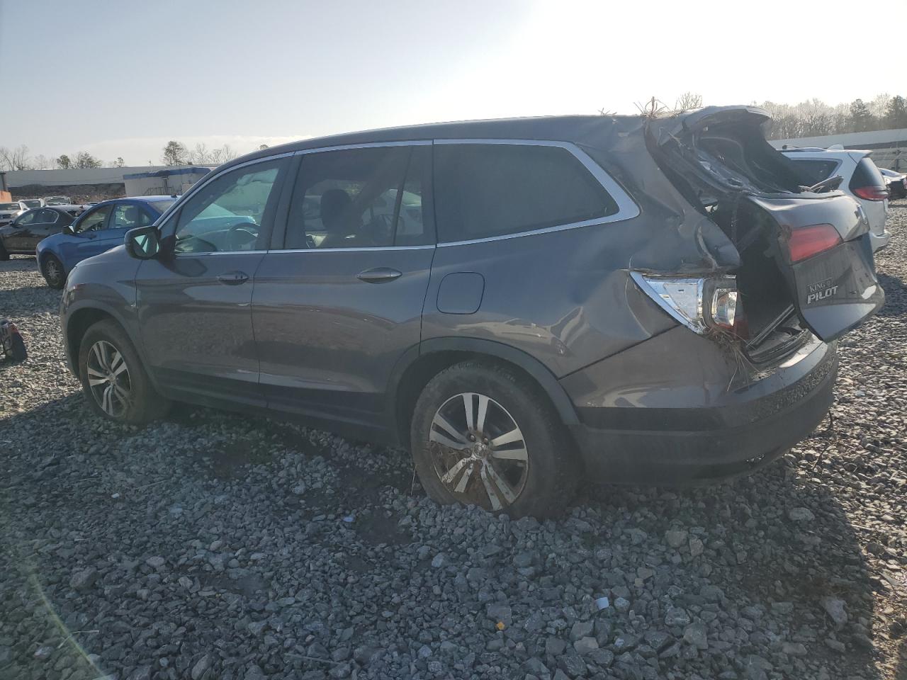 2018 Honda Pilot VIN 5FNYF5H53JB028070 Copart auction photo, side / rear end damage thumbnail 2