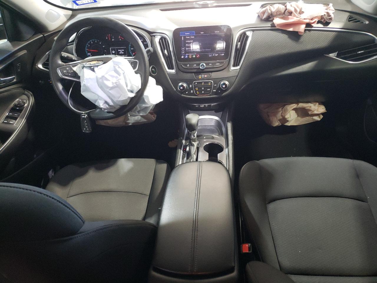 2021 Chevrolet Malibu VIN 1G1ZD5ST7MF024694 Copart auction photo, front end / minor dent/scratches damage thumbnail 8