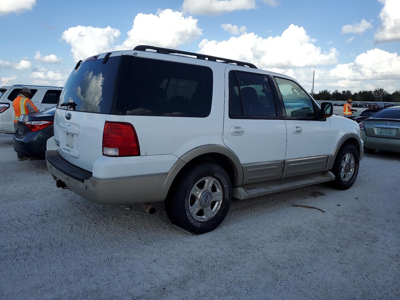 2005 Ford Expedition VIN 1FMFU18535LA73210 Copart auction photo, water/flood damage thumbnail 3